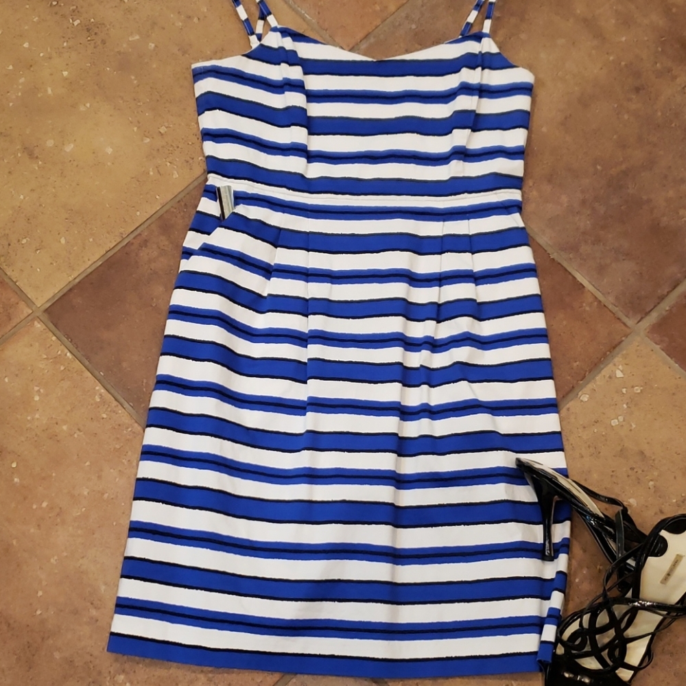 Gap dress with POCKETS!!
